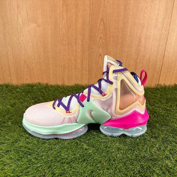 Nike LeBron 19 Valentine\'s Day Basketball Shoes DH8459-900 Men\'s Size 10.5 main image 5